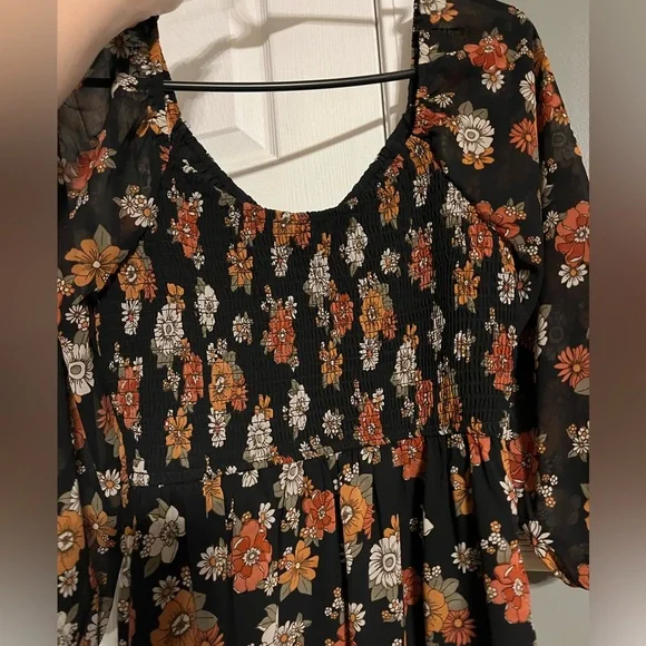 Floral Black Midi Dress - Picture 6 of 7